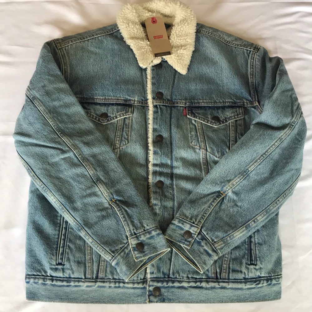 Levi’s Sherpa Trucker Jean Jacket Faded Medium/Light Wash size M NWT